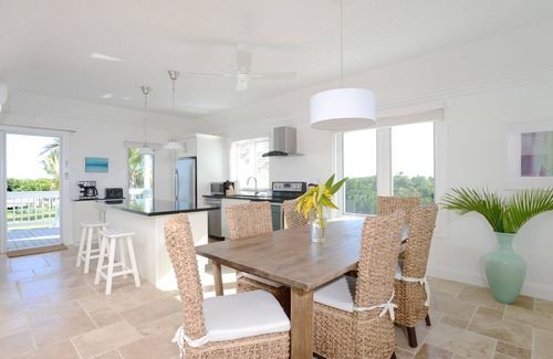 James Cistern Condo | Condo w/Views, Beach, Htd Pool, Pickleball, Golf Cart,Gym, Walk to Restaurant