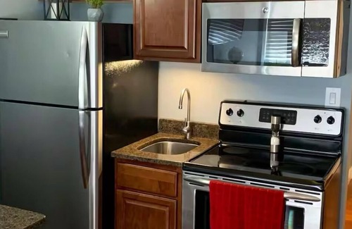 Fort Sanders Condo | Condo, Walk To Stadium And Free Parking!