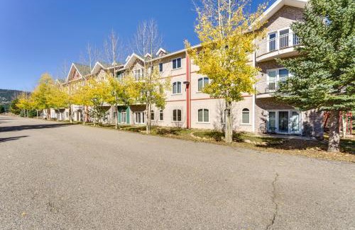Angel Fire Apartment | Condo with Balcony More Than 2 Mi to Angel Fire Resort!