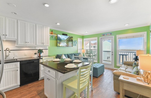 Galveston Condo | Condo with breathtaking coastal views, relaxation, and adventure all in one place