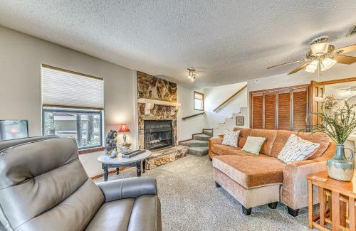 Ruidoso Apartment | Condo with Hot Tub about 4 Miles to Ruidoso Winter Park!
