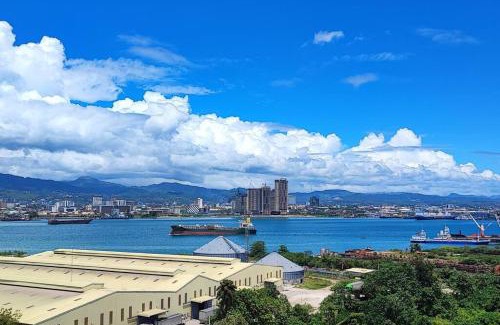 Lapu-Lapu Apartment | Condominium resort in Cebu with city view & seaview