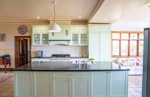 Maslin Beach Apartment | Condor Estate Spacious with Vineyard and Fireplace