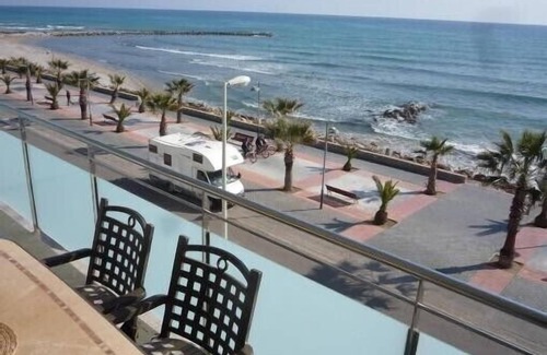 Cubelles Apartment | Confortable 140m2 penthouse, air-cond+park+wifi+tennis club near