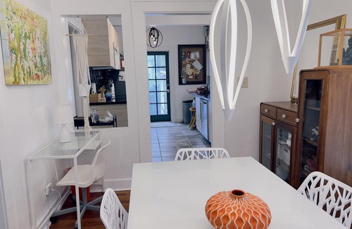 Downtown Fort Lauderdale House | Confortable old Florida coral house 3 bed 2 bath pool and peacocks Las olas 1mil