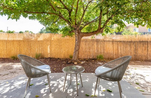 Northeast Heights Apartment | CONGRATS! You found a large 1BR apt prime location in unit Washer/Dryer, parking