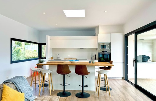 Pals Villa | CONILL Villa with sea views, private pool, air conditioning and wifi.