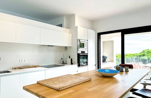 Pals Villa | CONILL Villa with sea views, private pool, air conditioning and wifi.