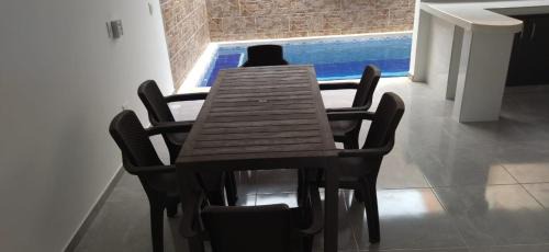 Carmen de Apicala House | conjunto residencial aquapark las tres palmas