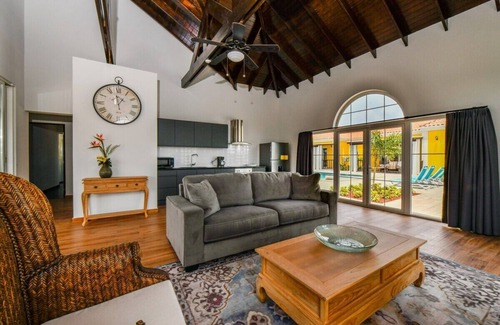 Santa Cruz House | Connect with nature through a mix of luxurious and striking details.