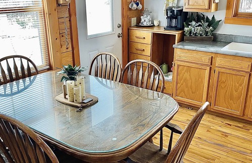 Elmira Cabin | Connie's Little House w/Private Hot Tub