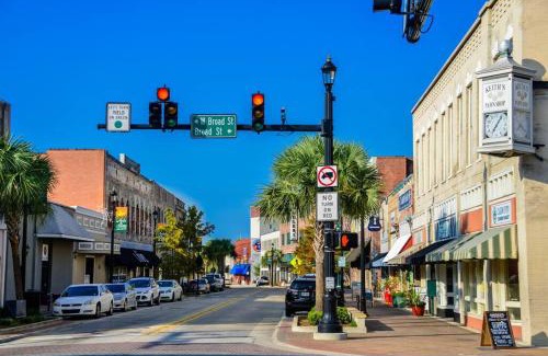 Lake Charles House | Contactless near Casino & Plant1