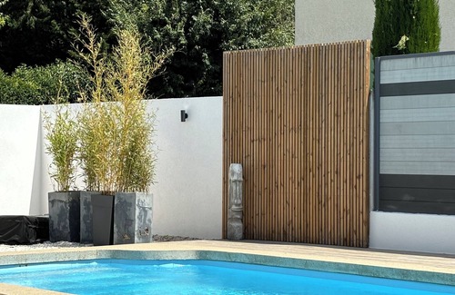 Le Puy-Sainte-Reparade House | Contemporary house near Château Lacoste