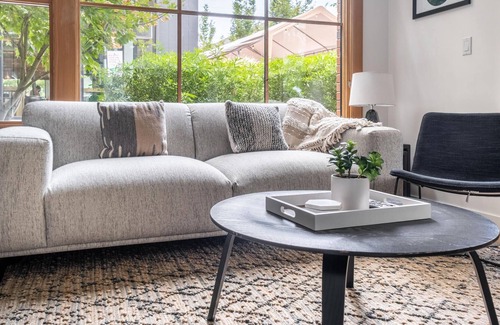 Uptown Apartment | Contemporary 2 BR Apartment in Portland + Parking