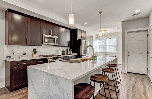 Brookland House | Contemporary 4BR/3.5BA Near Catholic Univ