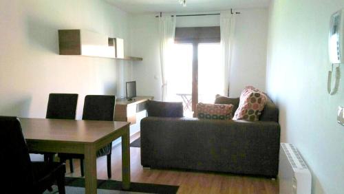 Palmeira Apartment | Contemporary Apartment in Riveira + Sea View