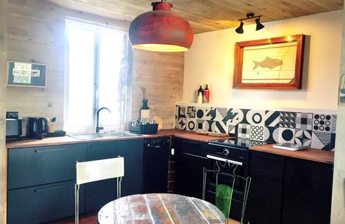 Hede Cottage | Contemporary cabin on the pond of HEDE