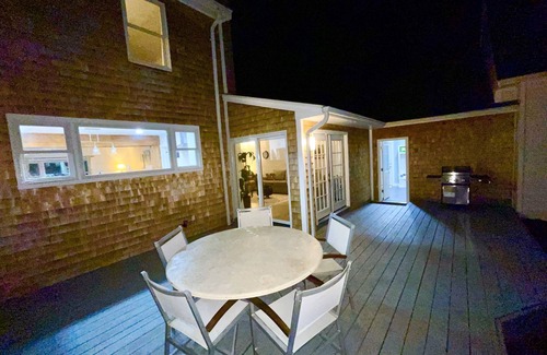 North Eastham House | Contemporary Cape Getaway: Perfect Beachside Vacation for 10!