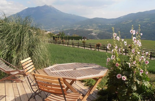 Le Sauze-du-Lac Apartment | Contemporary cottage between Ubaye and Durance overlooking the lake of Serre Ponçon 2