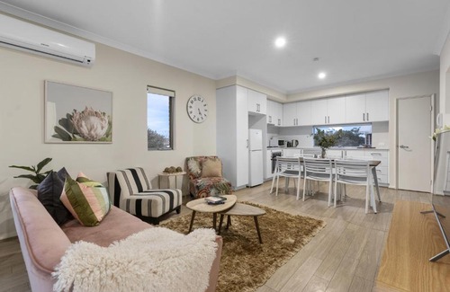 Bassendean Apartment | Contemporary Comfort Suite Relax and Explore