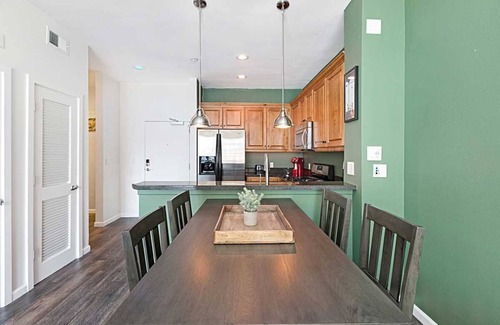 Pacific Terrace Condo | Contemporary Condo in the Gaslamp