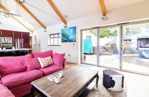 Braunton House | Contemporary converted Barn close to North Devons' best beaches