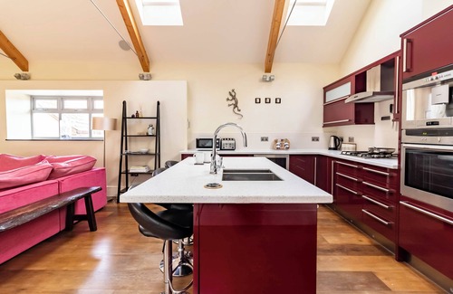 Braunton House | Contemporary converted Barn close to North Devons' best beaches