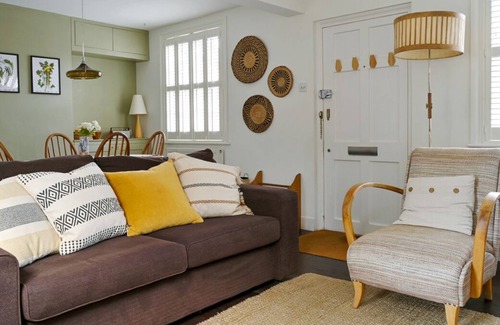 Martlesham Heath House | Contemporary Cottage in the centre of Woodbridge