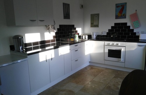 Sleaford Cottage | Contemporary Garden Cottage