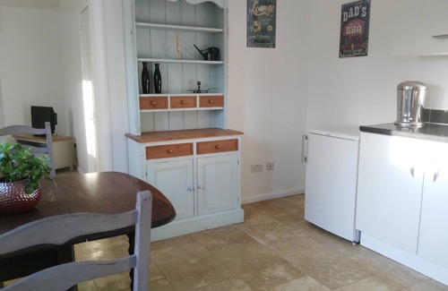 Sleaford Cottage | Contemporary Garden Cottage