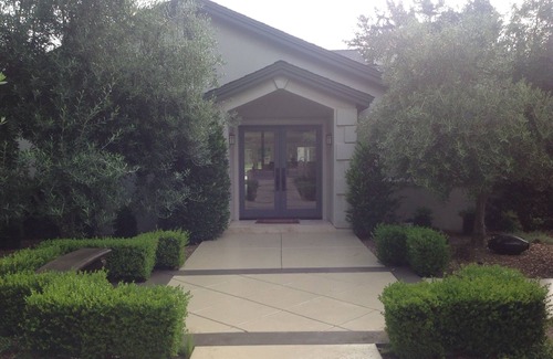 Coombsville House | Contemporary home minutes from downtown Napa!
