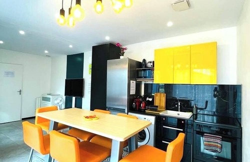 Saint-Denis House | Contemporary House Stadium of France