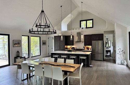 Big Bay Cottage | Contemporary Lake House on the crystal clear shores of Georgian Bay!