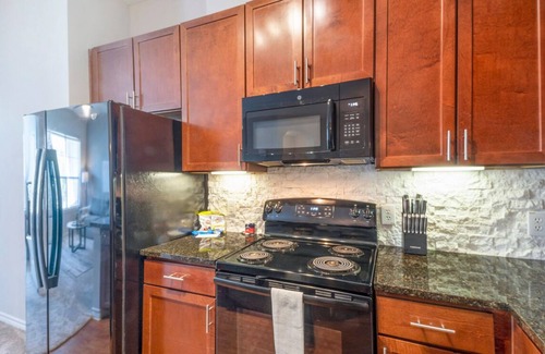 Barker Apartment | Contemporary large 1BR, in unit Washer/Dryer, FREE parking with all amenities!