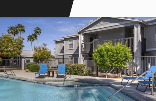 North Mountain Apartment | Contemporary large 1BR, in unit Washer/Dryer, FREE parking with all amenities!