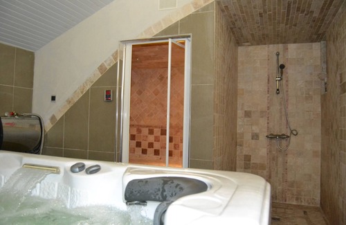 Erdeven House | Contemporary Large House (10-12) 500m Kerhillio Beach