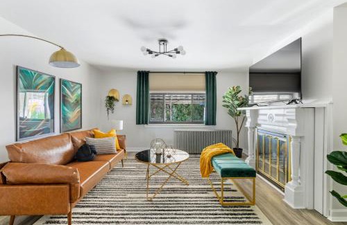Lawrenceville Bed & Breakfast | Contemporary loft 5-min to downtown