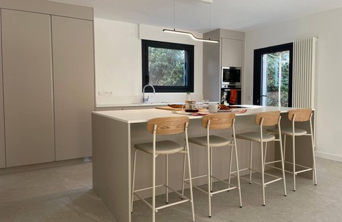 Les Angles Villa | Contemporary, minimalist villa in Provence