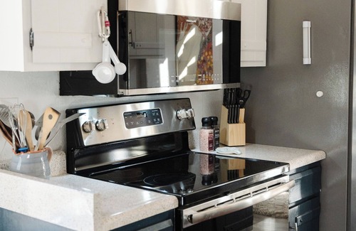 Florissant House | Contemporary Modern Home - Fireplace - Mountain Views