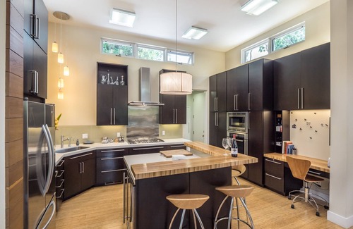 Palo Alto House | Contemporary Palo Alto Home Convenient to Silicon Valley