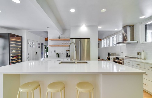 Sylvan-Highlands House | Contemporary Portland Retreat w/Forest Views