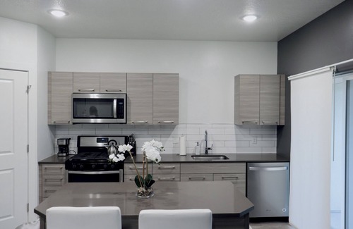 Downtown Salt Lake City Apartment | Contemporary SLC Suite
