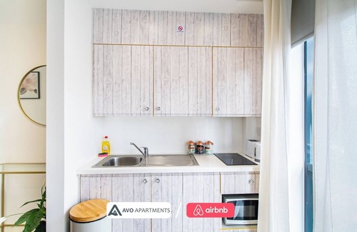 Sheffield Condo | Contemporary Studio Close to City – APT 10