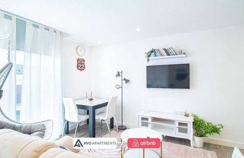 Sheffield Condo | Contemporary Studio Close to City – APT 10