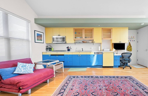 Upper Seabright Apartment | Contemporary Studio in Seabright, near Santa Cruz beaches and downtown