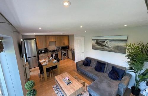 West Wick Apartment | Contemporary, Stylish Apartment in Weston