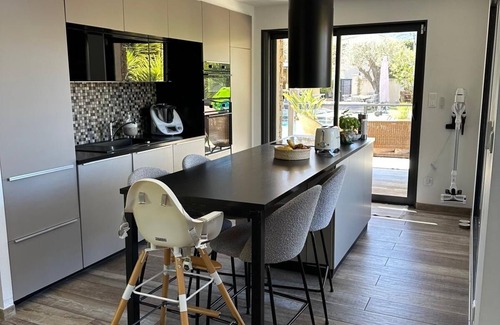 La Seyne-sur-Mer House | Contemporary villa