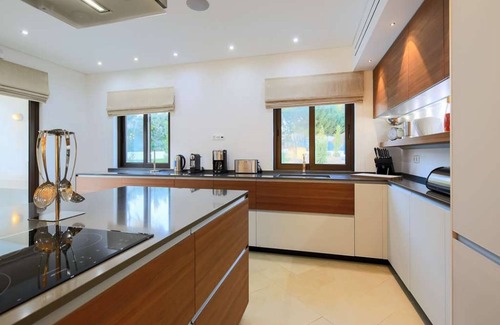 Vilamoura Villa | Contemporary Vilamoura Villa | Stunning Open Plan Design | Villa Azure Elegance.
