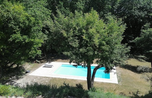 Eguilles Villa | Contemporary Villa in the sky and trees