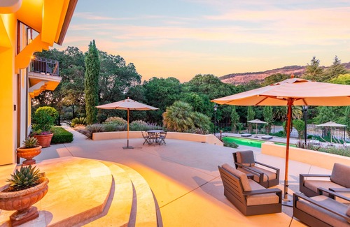 Coombsville House | Contemporary Villa in the Napa Valley